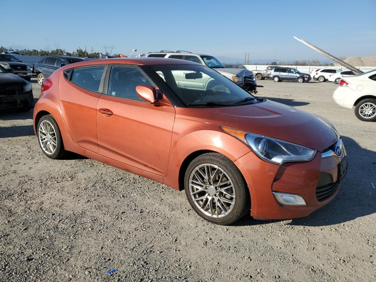 VIN KMHTC6AD4HU307518 2017 HYUNDAI VELOSTER no.4