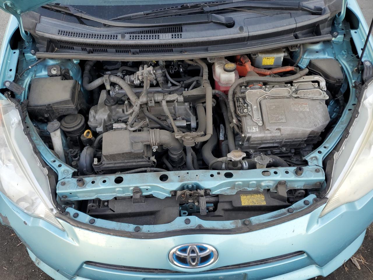 2012 Toyota Prius - Image 11