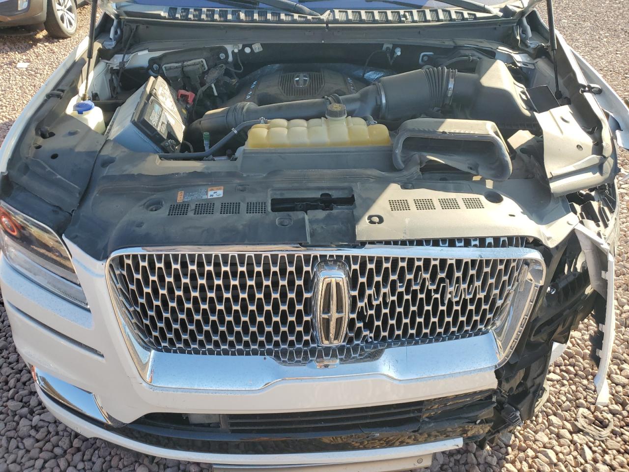2018 Lincoln Navigator - Image 12