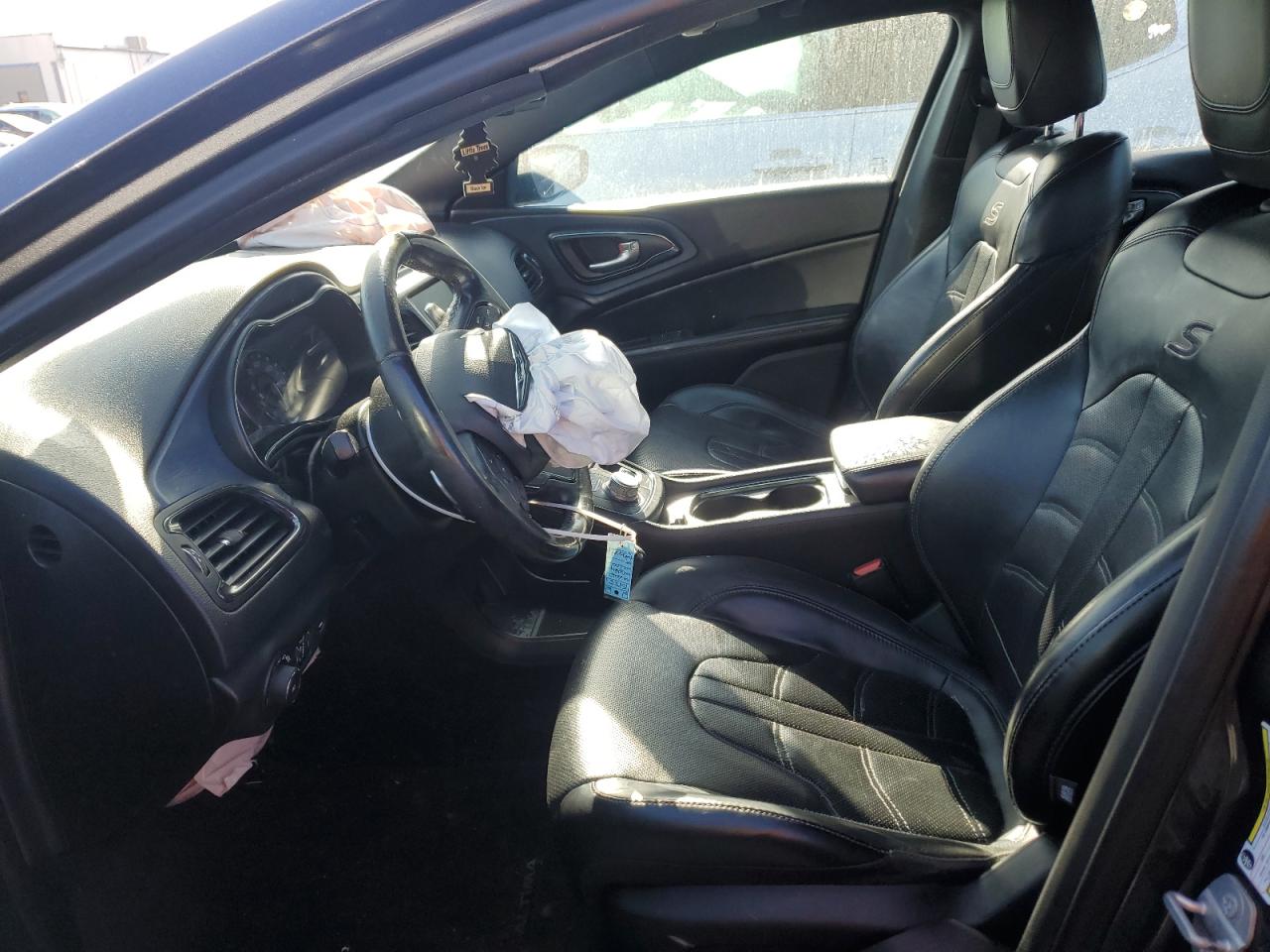 2015 Chrysler 200 - Image 7