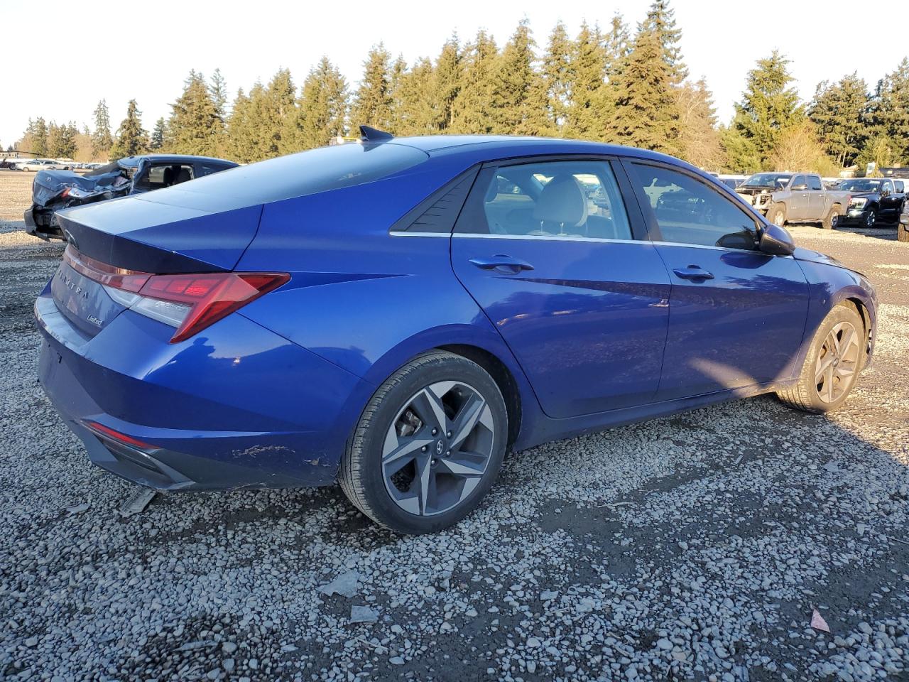 2023 Hyundai Elantra - Image 3