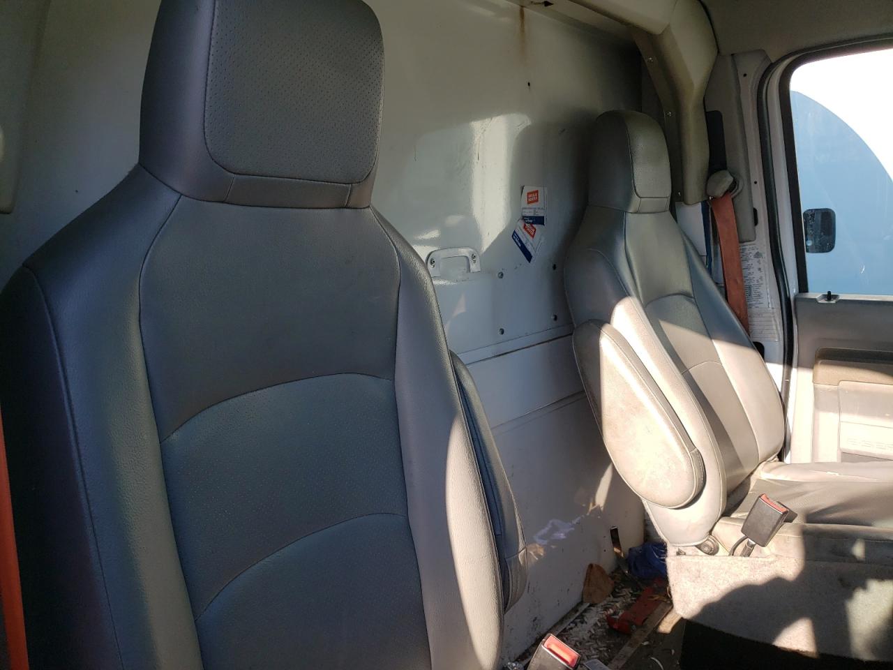 2015 Ford Econoline - Image 10