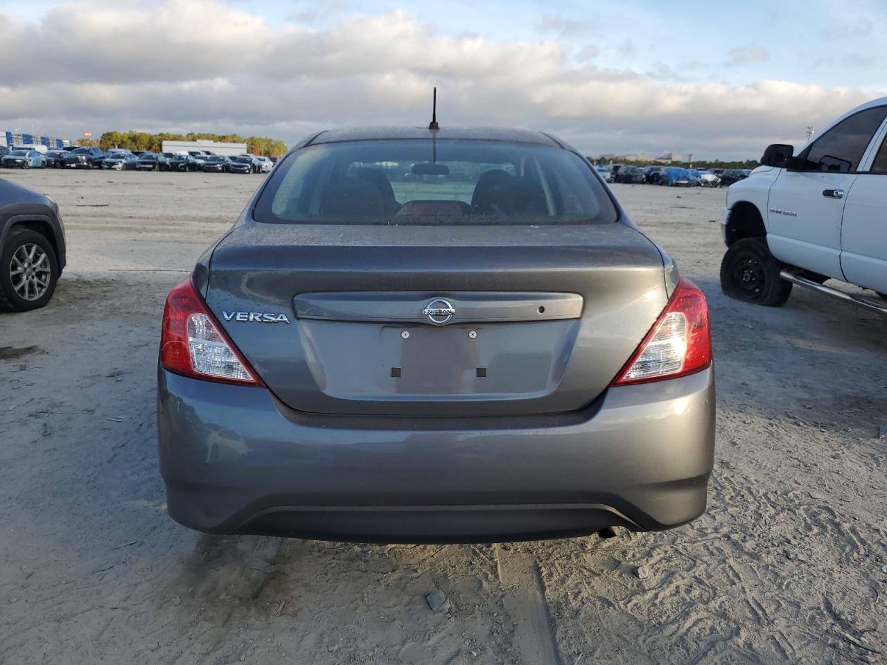 2018 Nissan Versa - Image 6