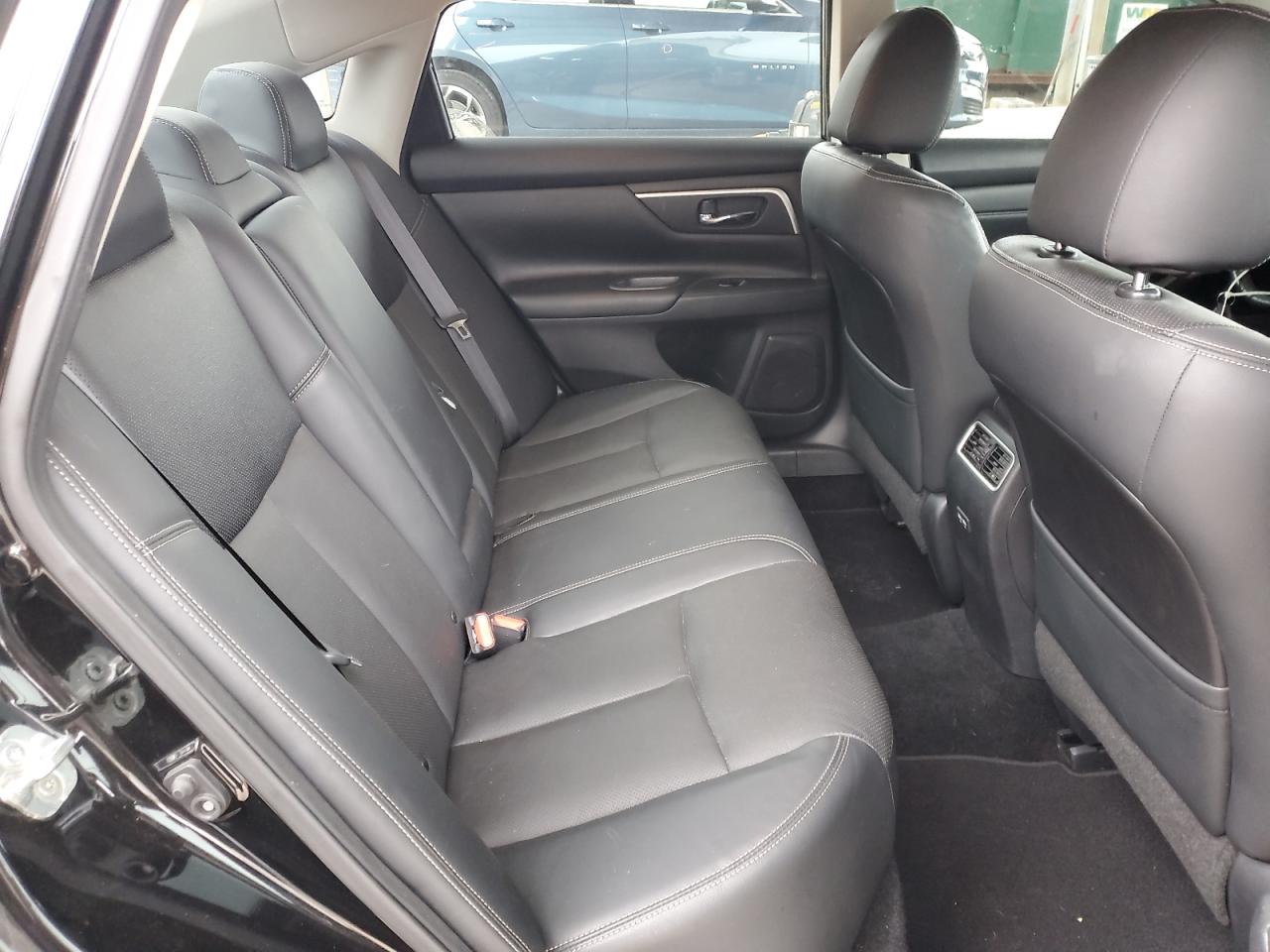 2017 Nissan Altima - Image 10
