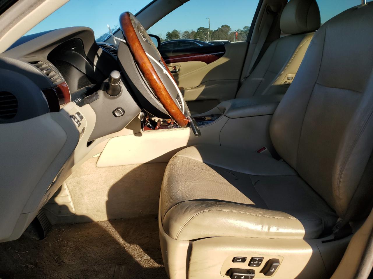 2008 Lexus LS - Image 7