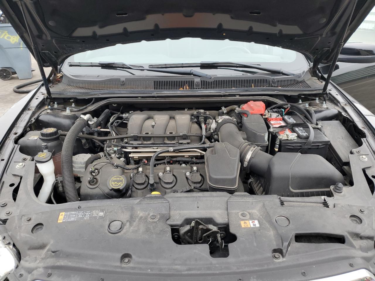 2018 Ford Taurus - Image 11