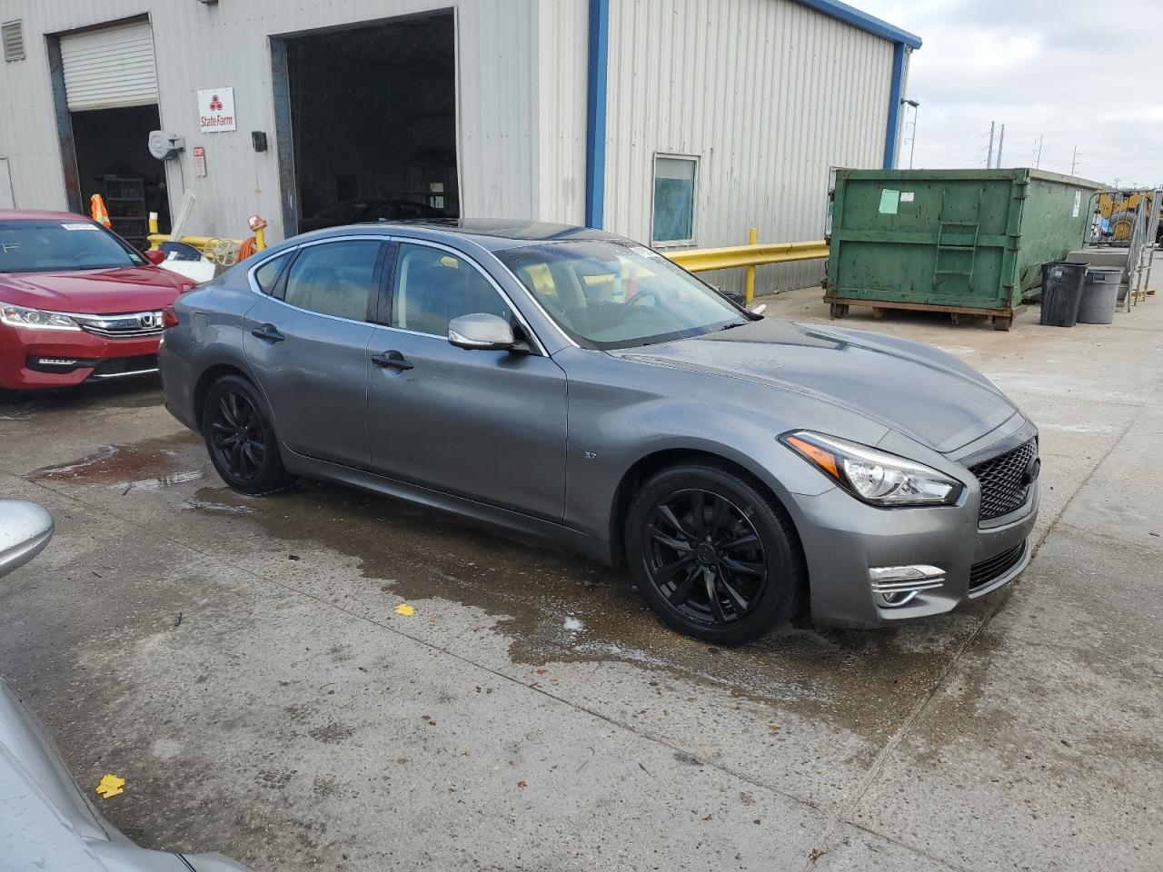 2017 Infiniti Q70 - Image 4