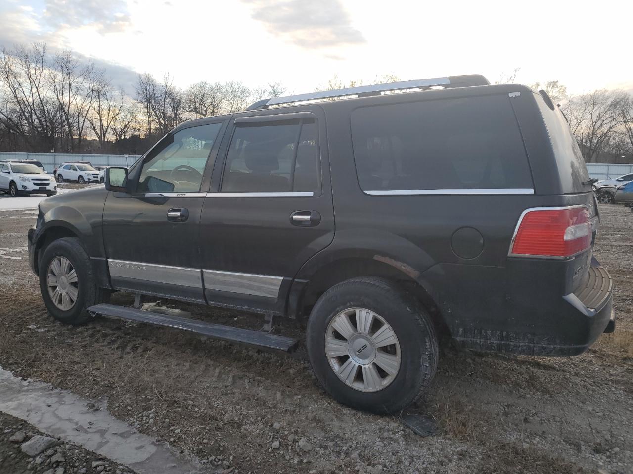 2008 Lincoln Navigator - Image 2