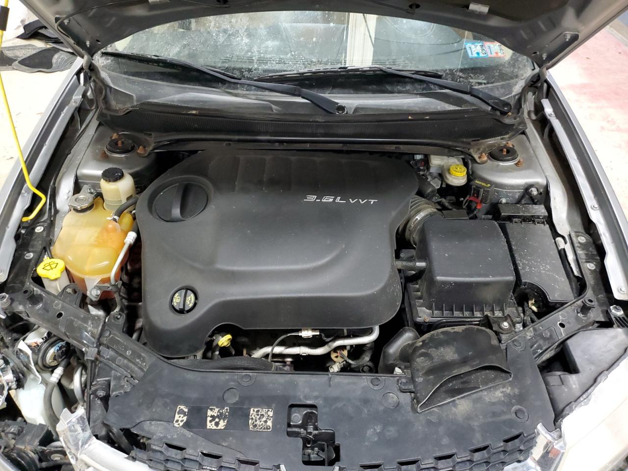 2013 Dodge Avenger - Image 12