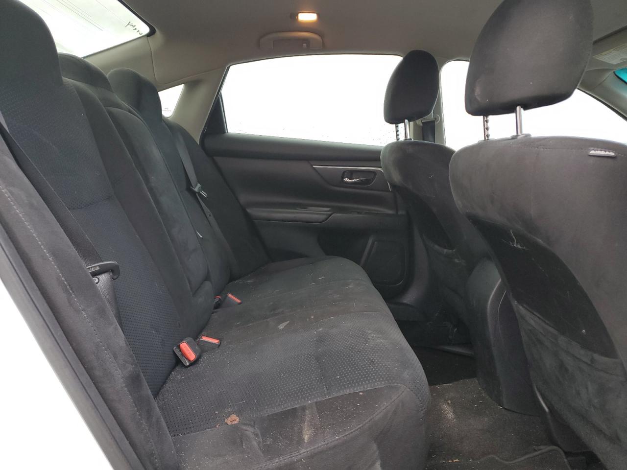 2015 Nissan Altima - Image 10