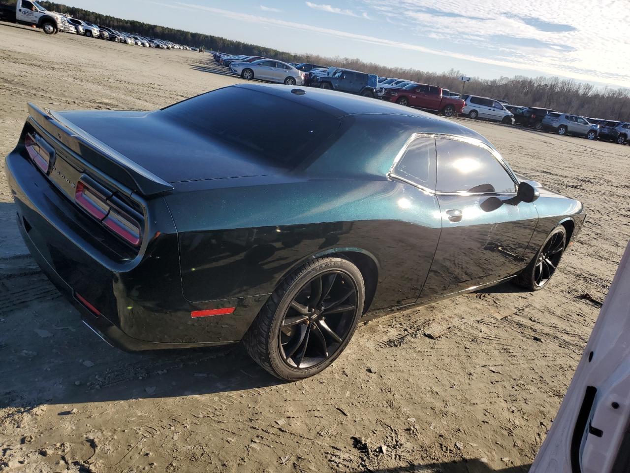 VIN 2C3CDZAG8JH152952 2018 DODGE CHALLENGER no.3