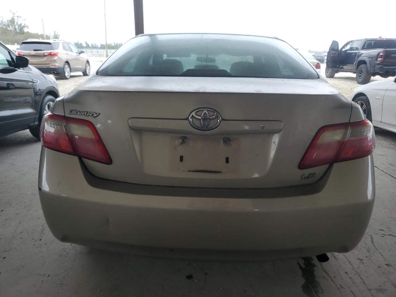 2009 Toyota Camry - Image 6