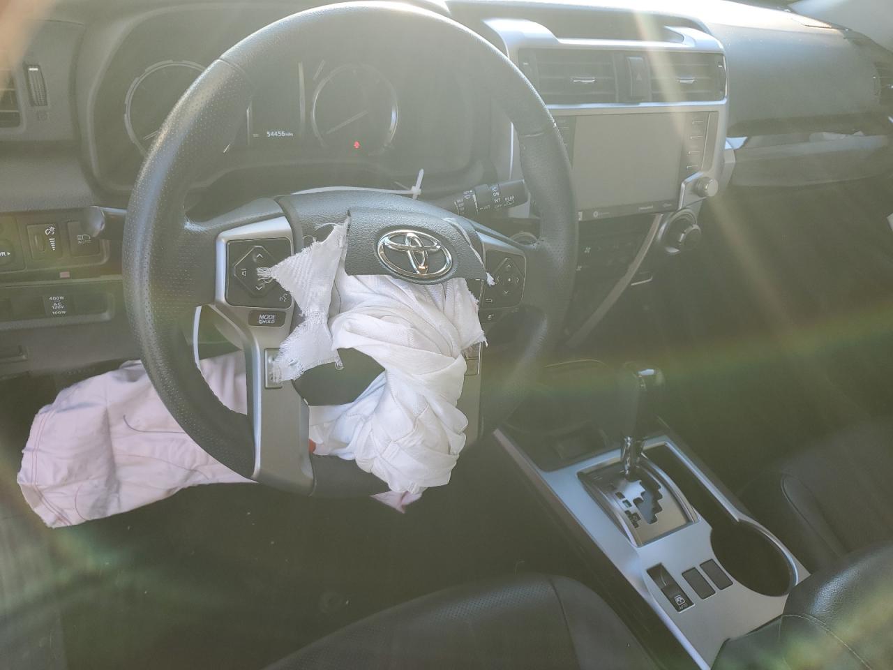 2020 Toyota 4Runner - Image 8