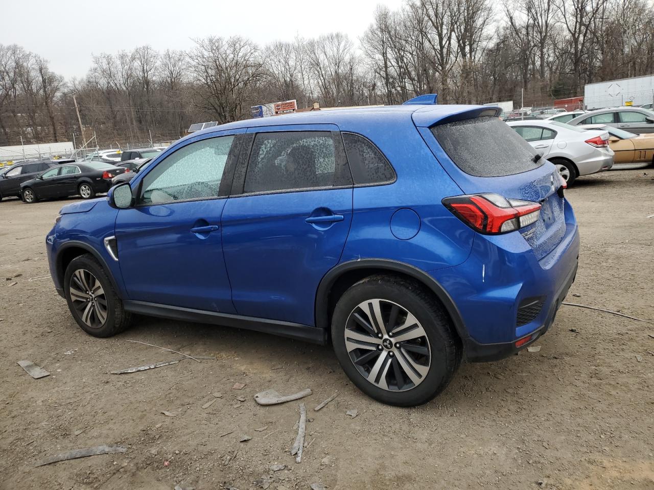 2021 Mitsubishi Outlander - Image 2