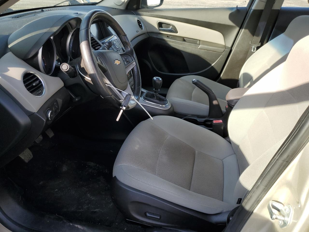 2013 Chevrolet Cruze - Image 7