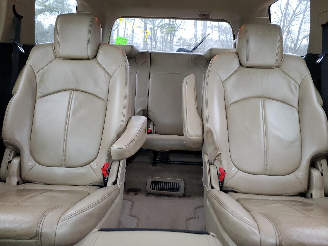 2010 GMC Acadia - Image 10
