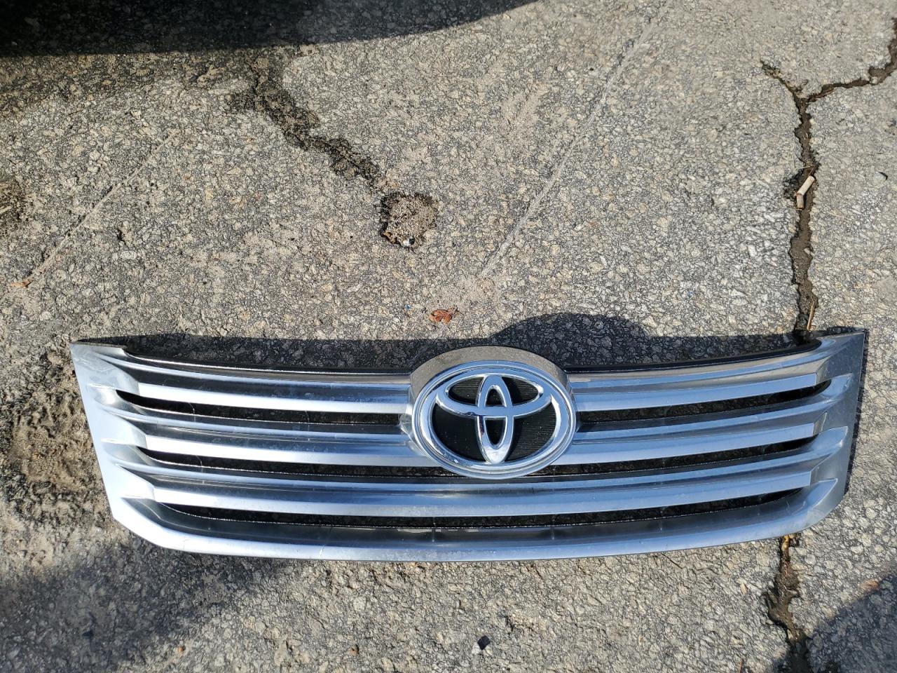 2011 Toyota Avalon - Image 12