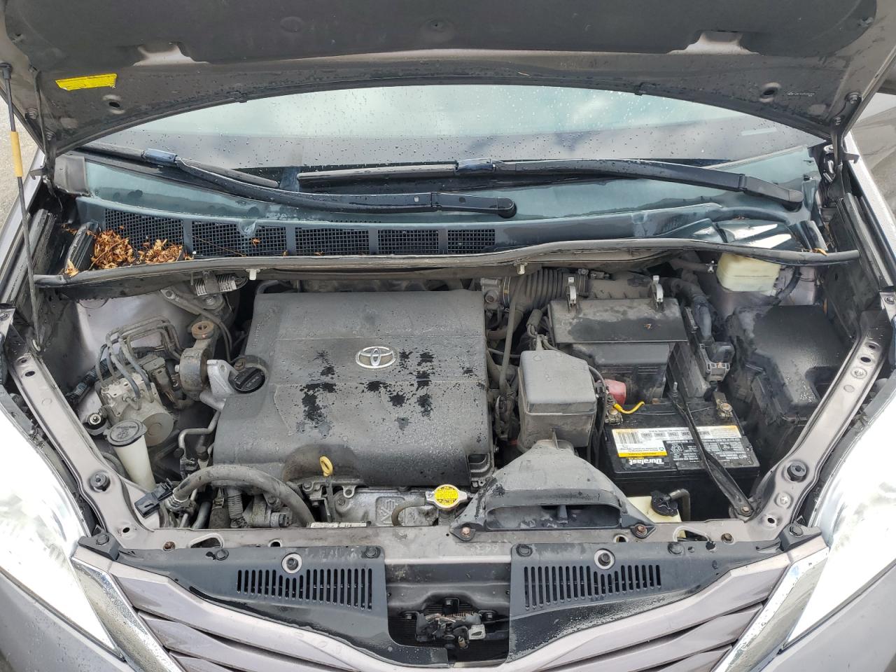 2015 Toyota Sienna - Image 12
