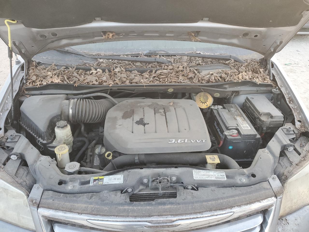 2013 Chrysler Town & Country - Image 13