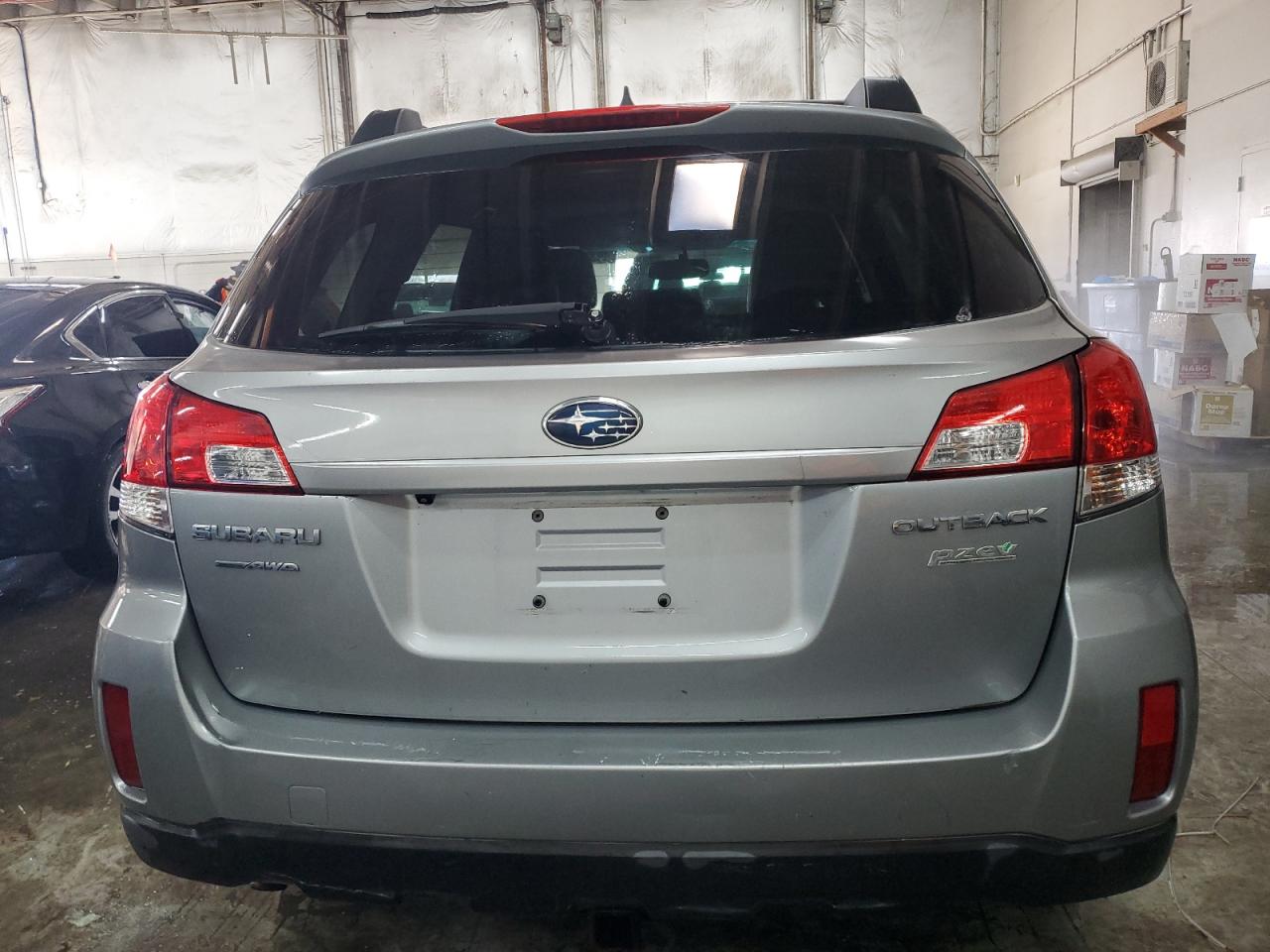 2011 Subaru Outback - Image 6