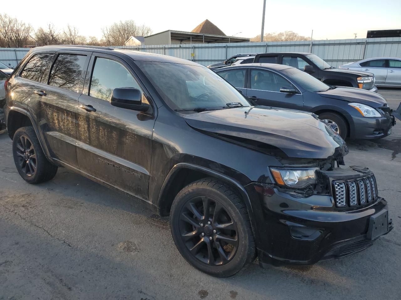 2017 Jeep Grand Cherokee - Image 4