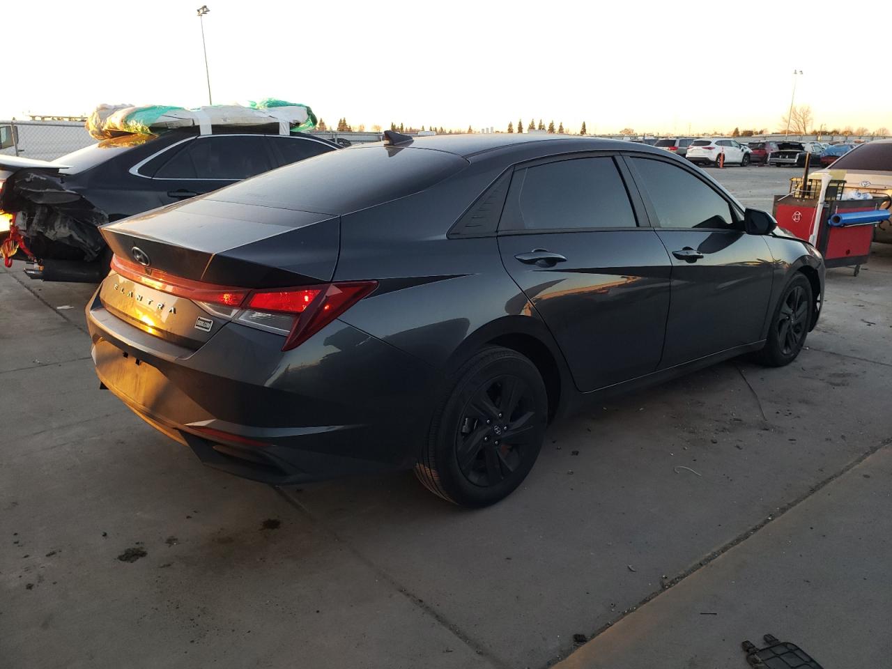 2021 Hyundai Elantra - Image 3