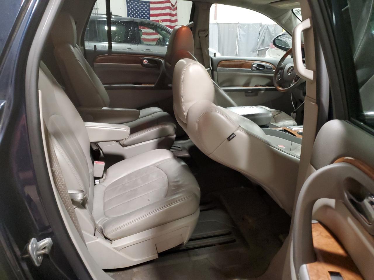 2011 Buick Enclave - Image 11