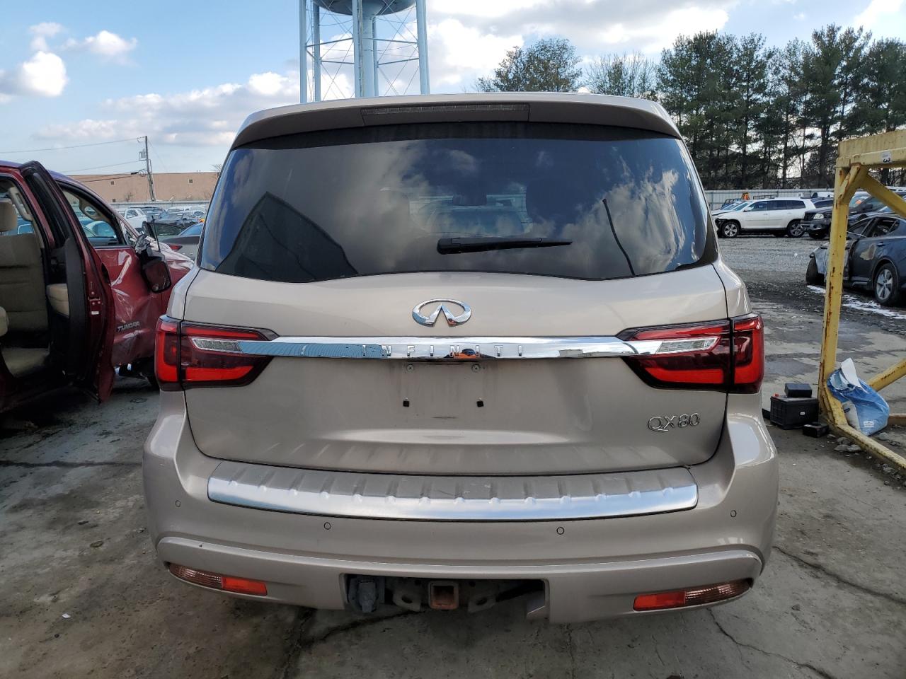 2018 Infiniti QX80 - Image 6
