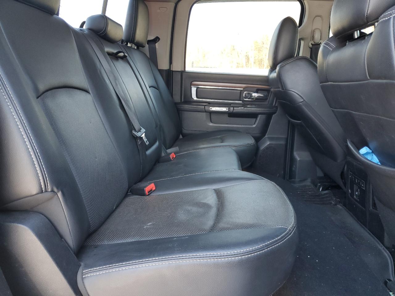 2015 RAM 3500 - Image 10