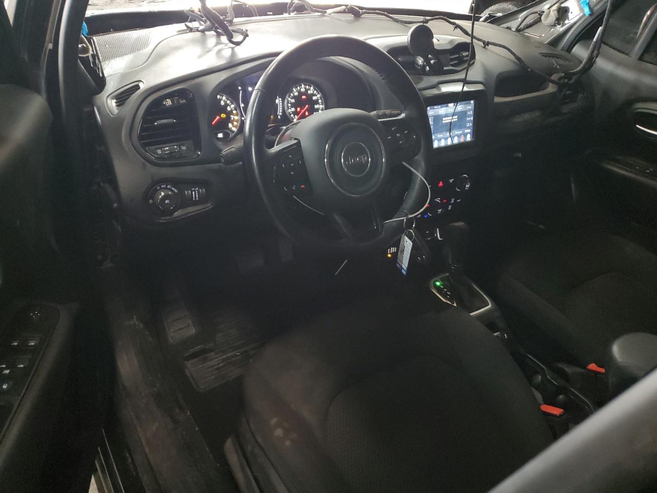 2020 Jeep Renegade - Image 8