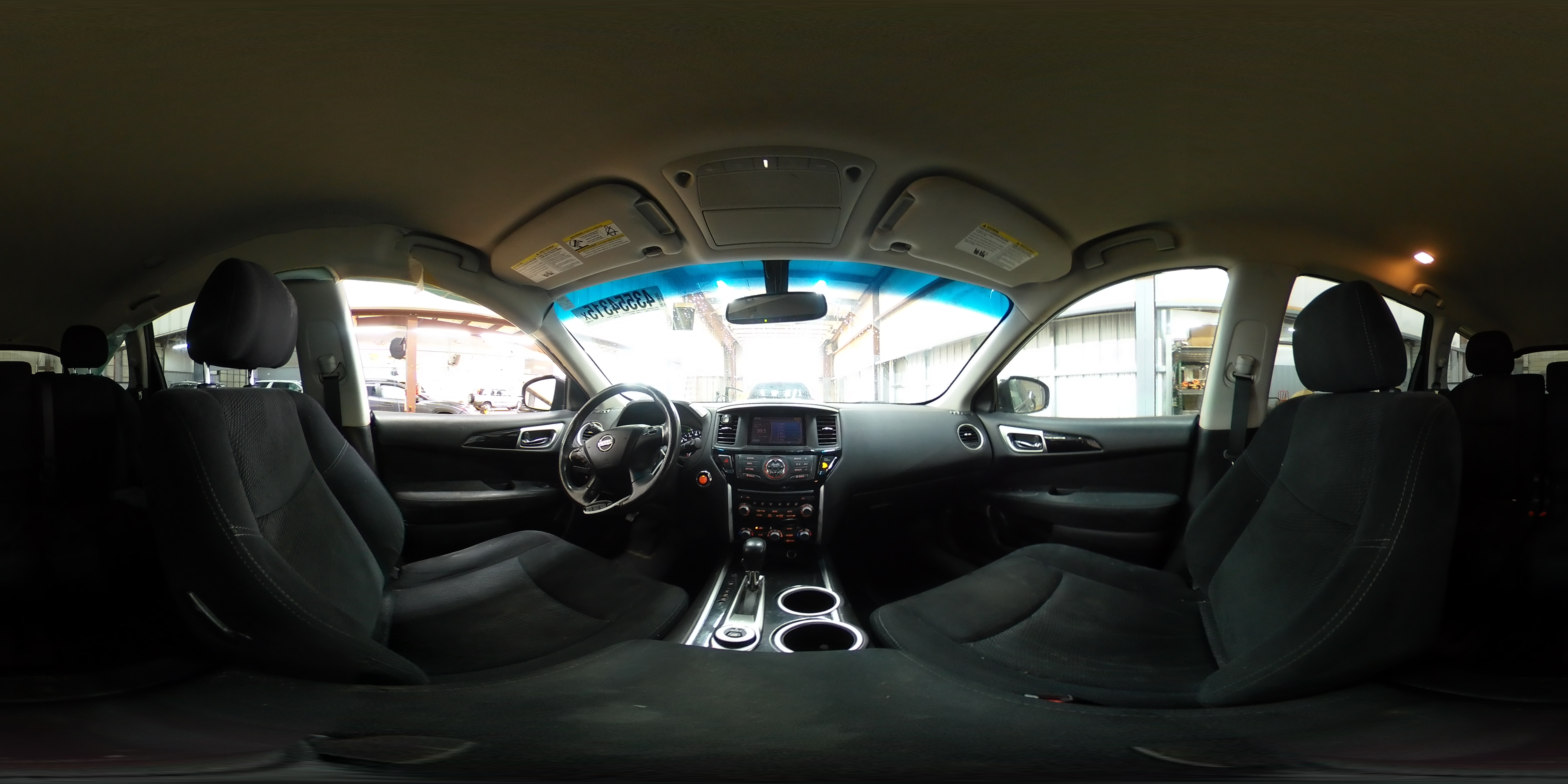 2015 Nissan Pathfinder - Image 14