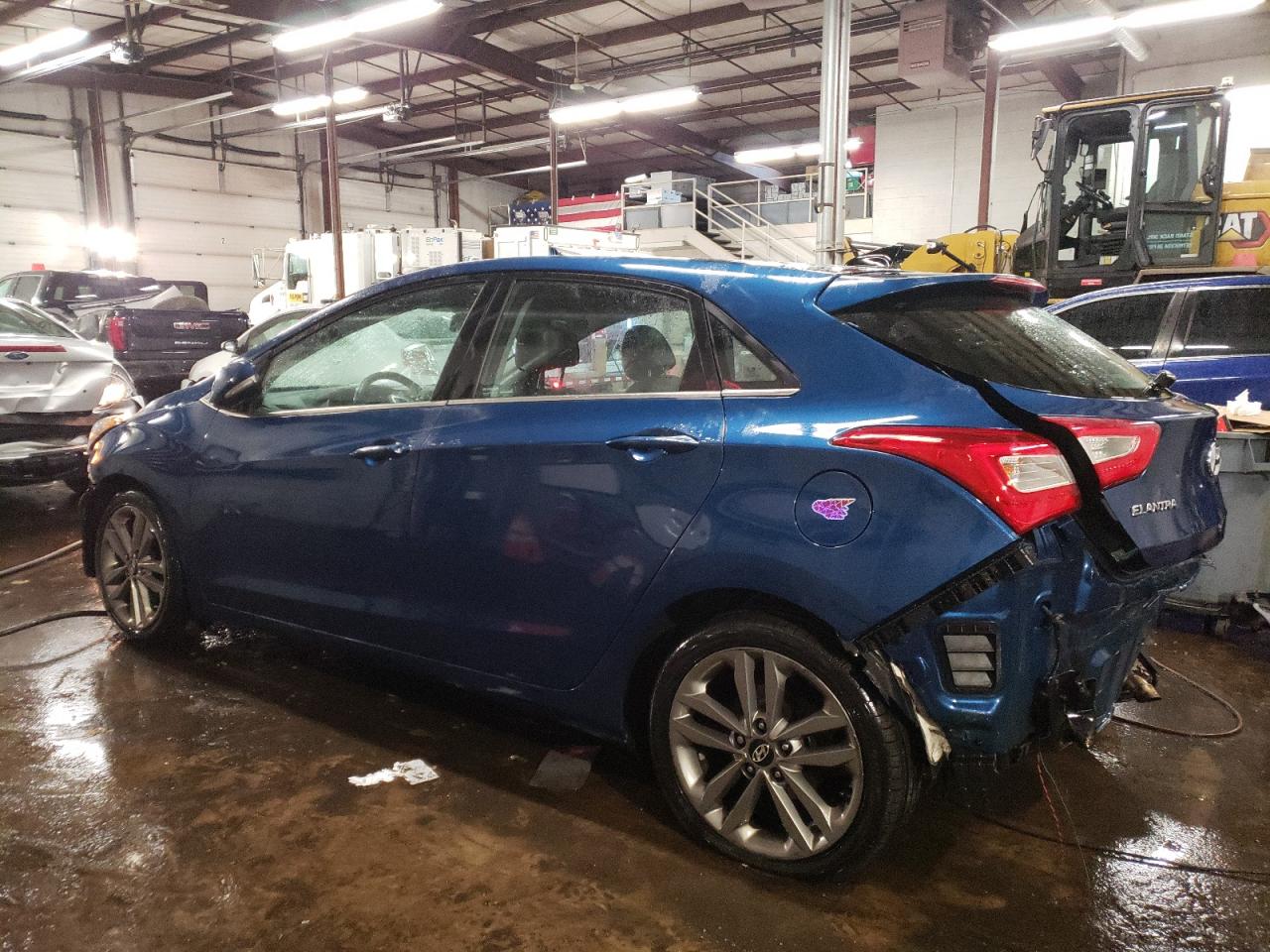 2016 Hyundai Elantra - Image 2