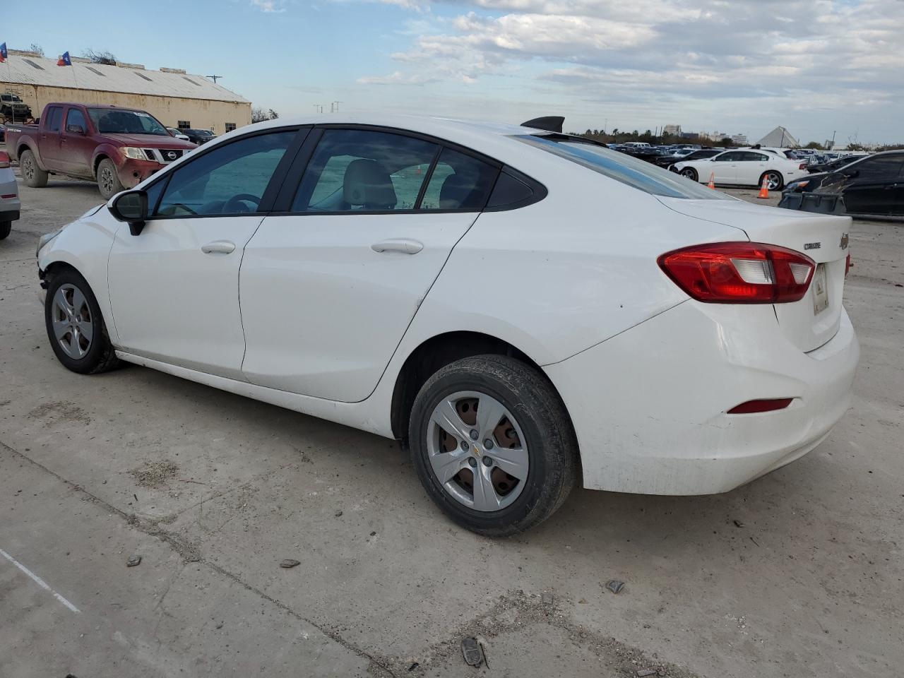 2018 Chevrolet Cruze - Image 2