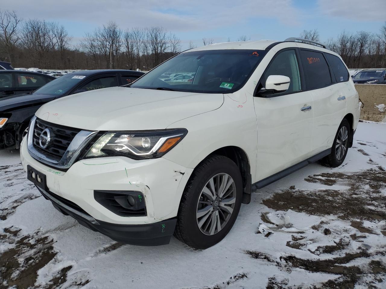 2018 Nissan Pathfinder - Image 1