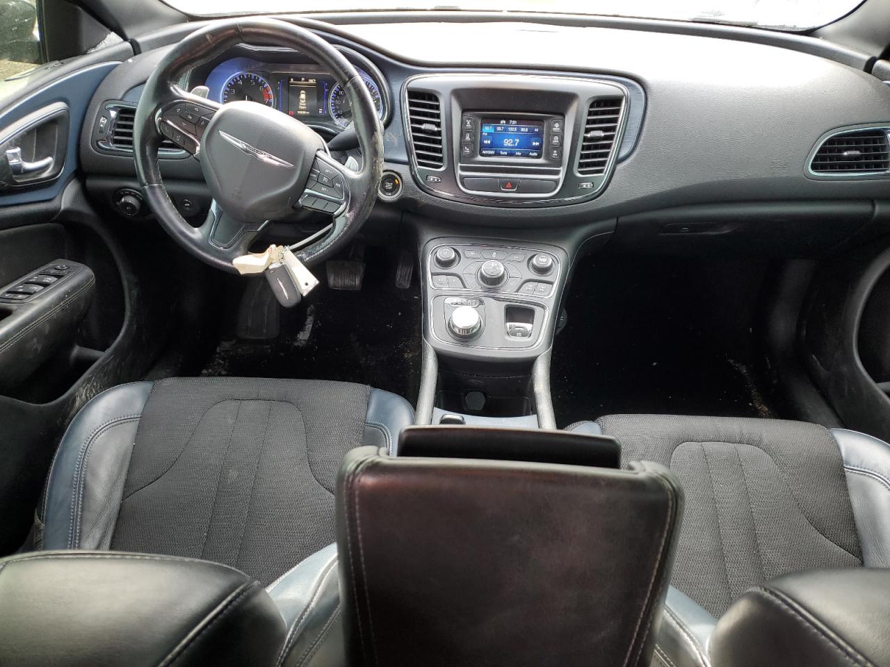 2016 Chrysler 200 - Image 8