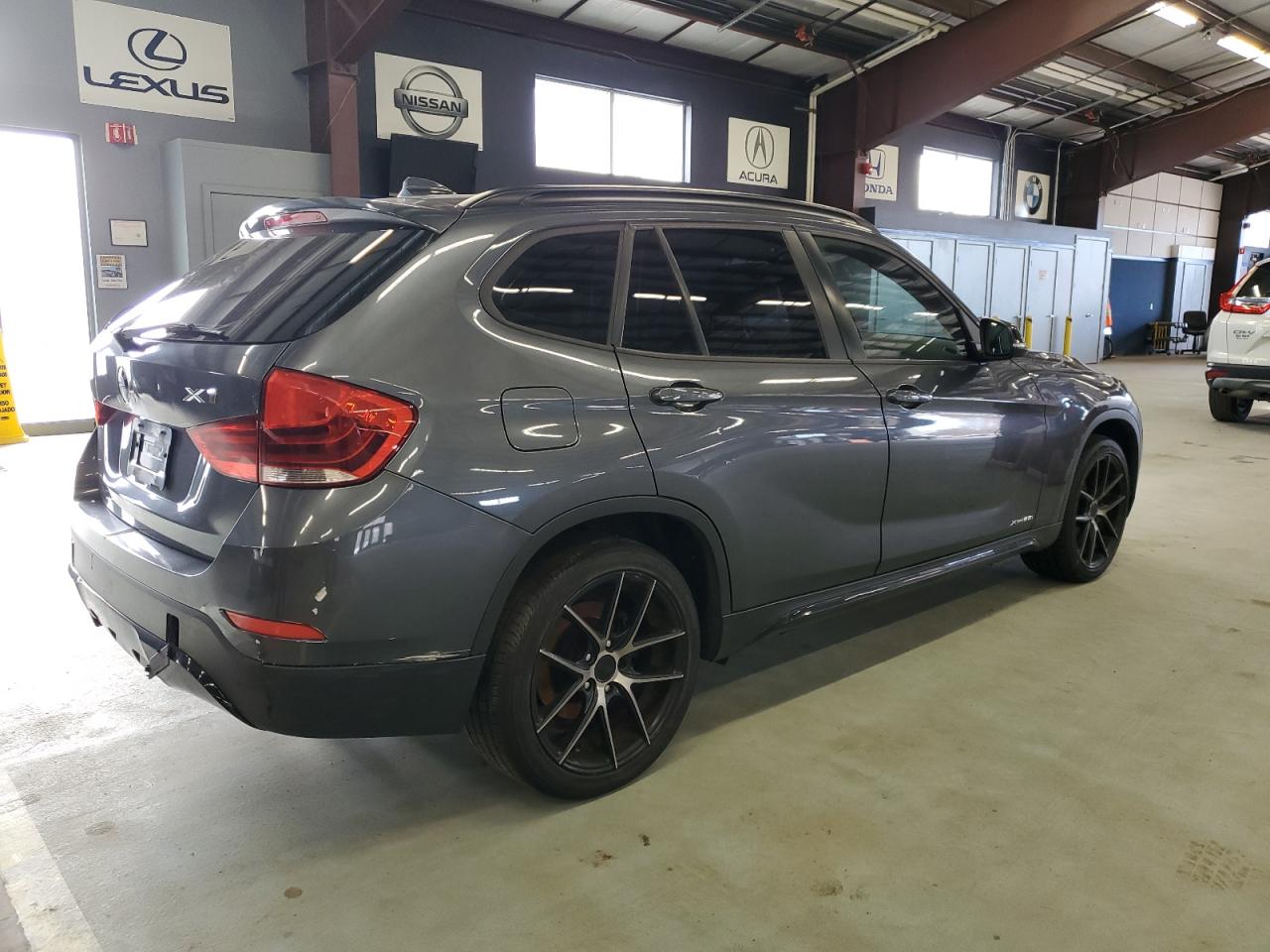 VIN WBAVL1C52DVR87040 2013 BMW X1 no.3