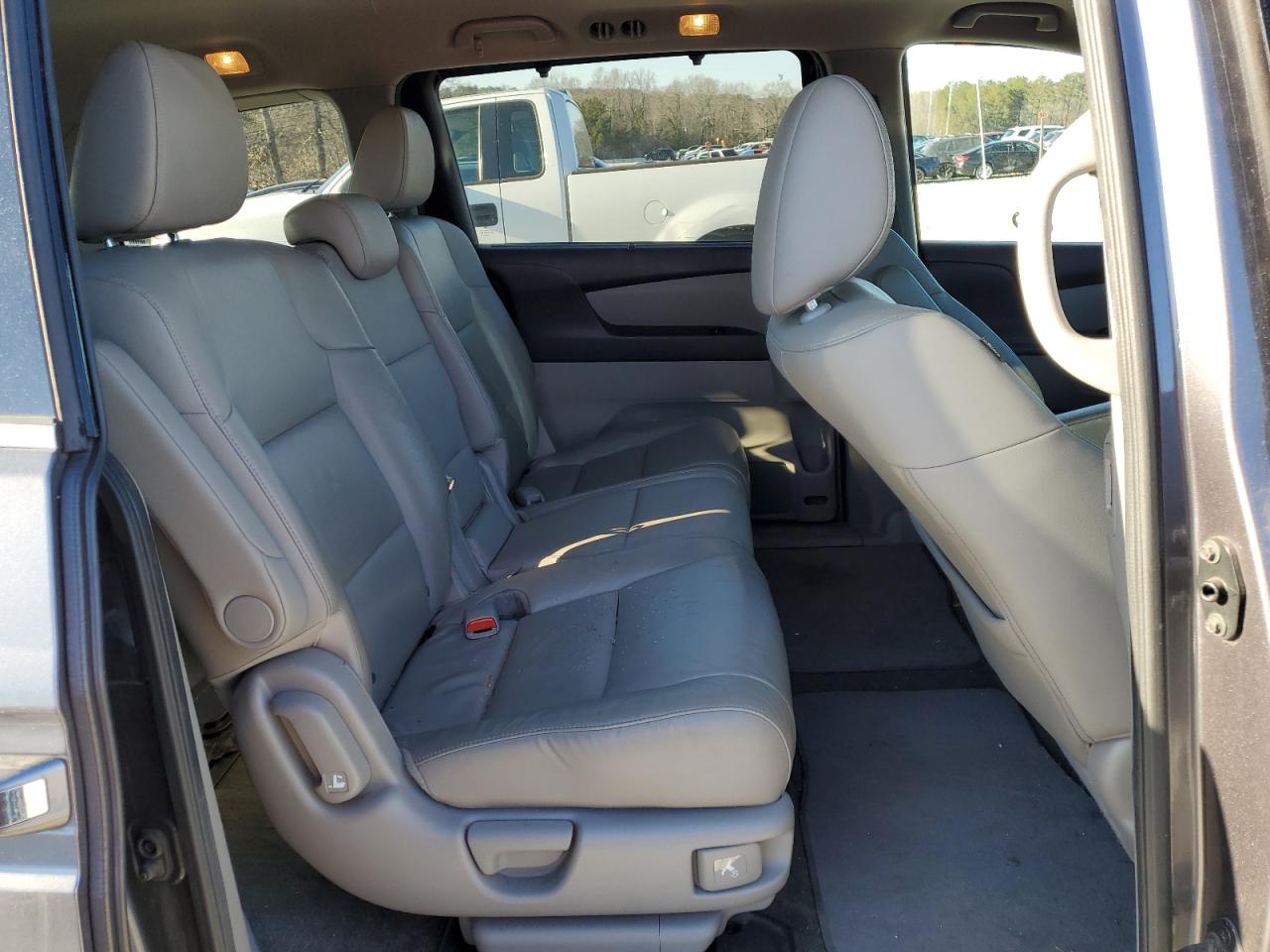 2016 Honda Odyssey - Image 11