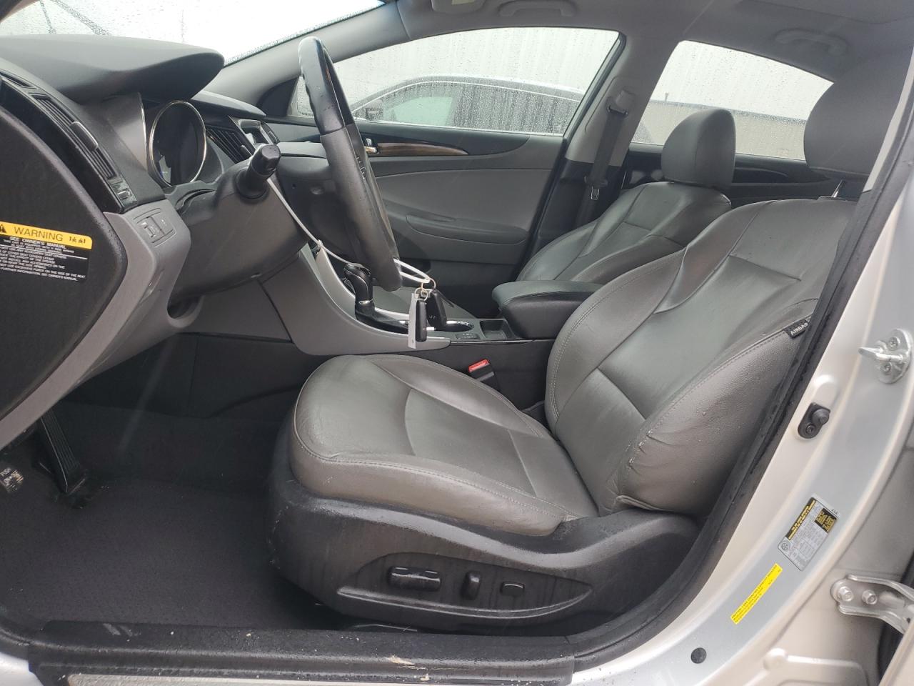 2012 Hyundai Sonata - Image 7