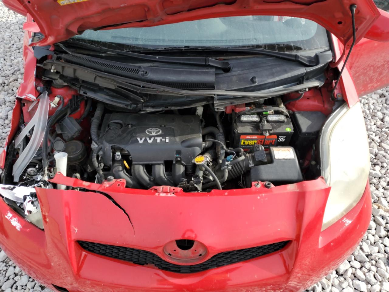 2010 Toyota Yaris - Image 13