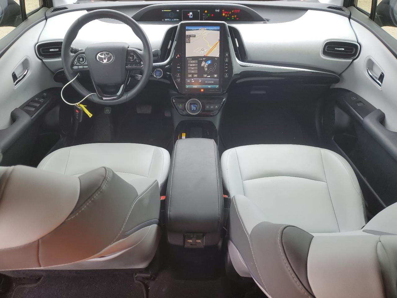 2022 Toyota Prius - Image 8