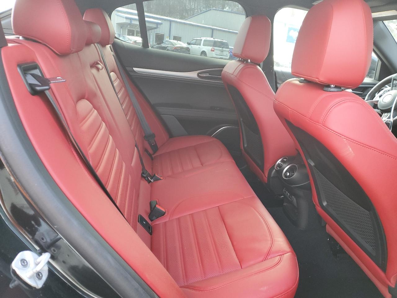 2022 Alfa Romeo Stelvio - Image 10