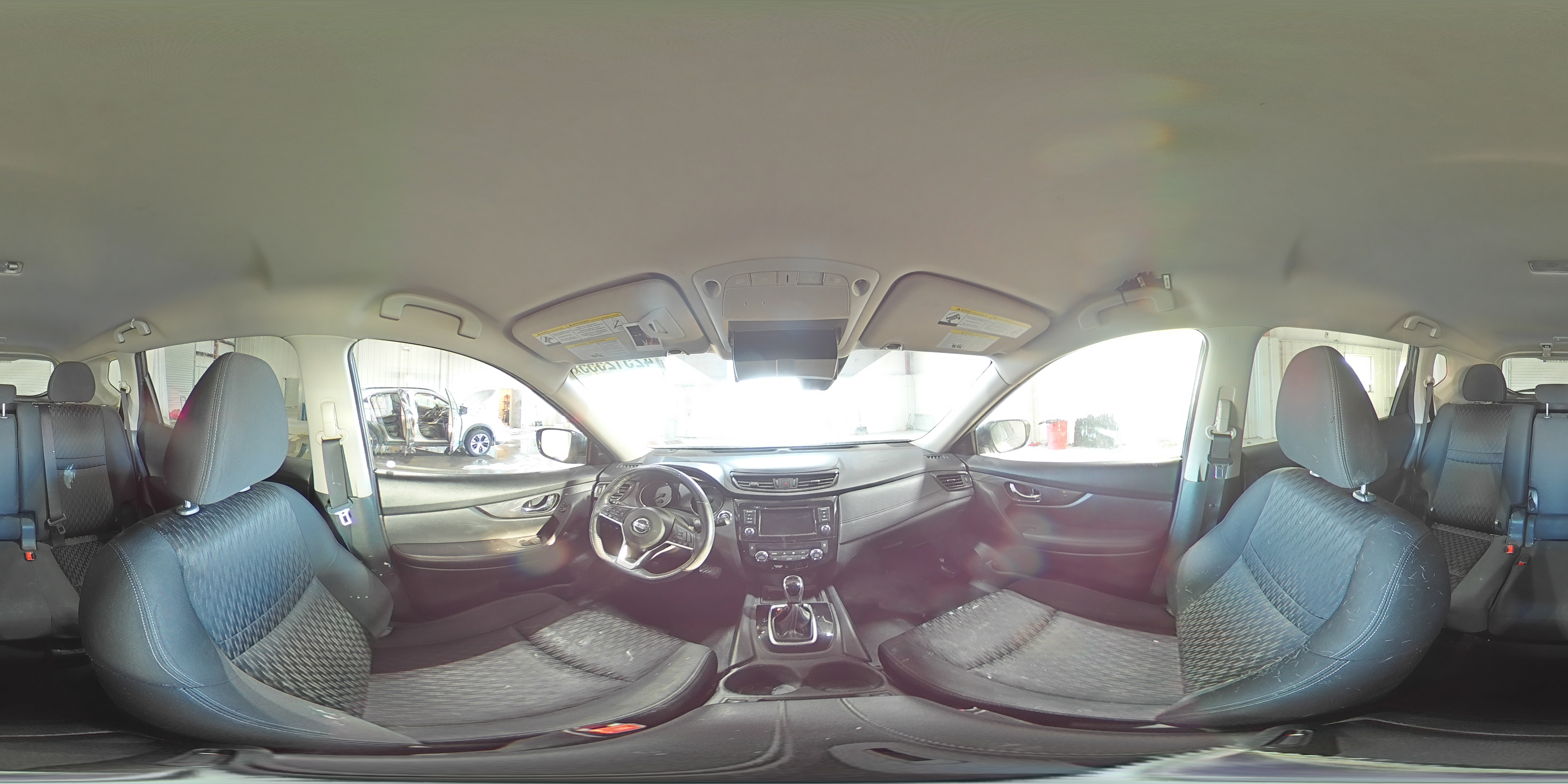 2019 Nissan Rogue - Image 16
