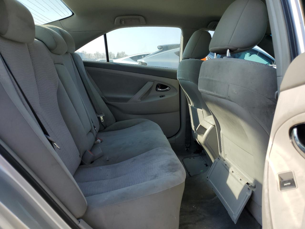 2011 Toyota Camry - Image 10