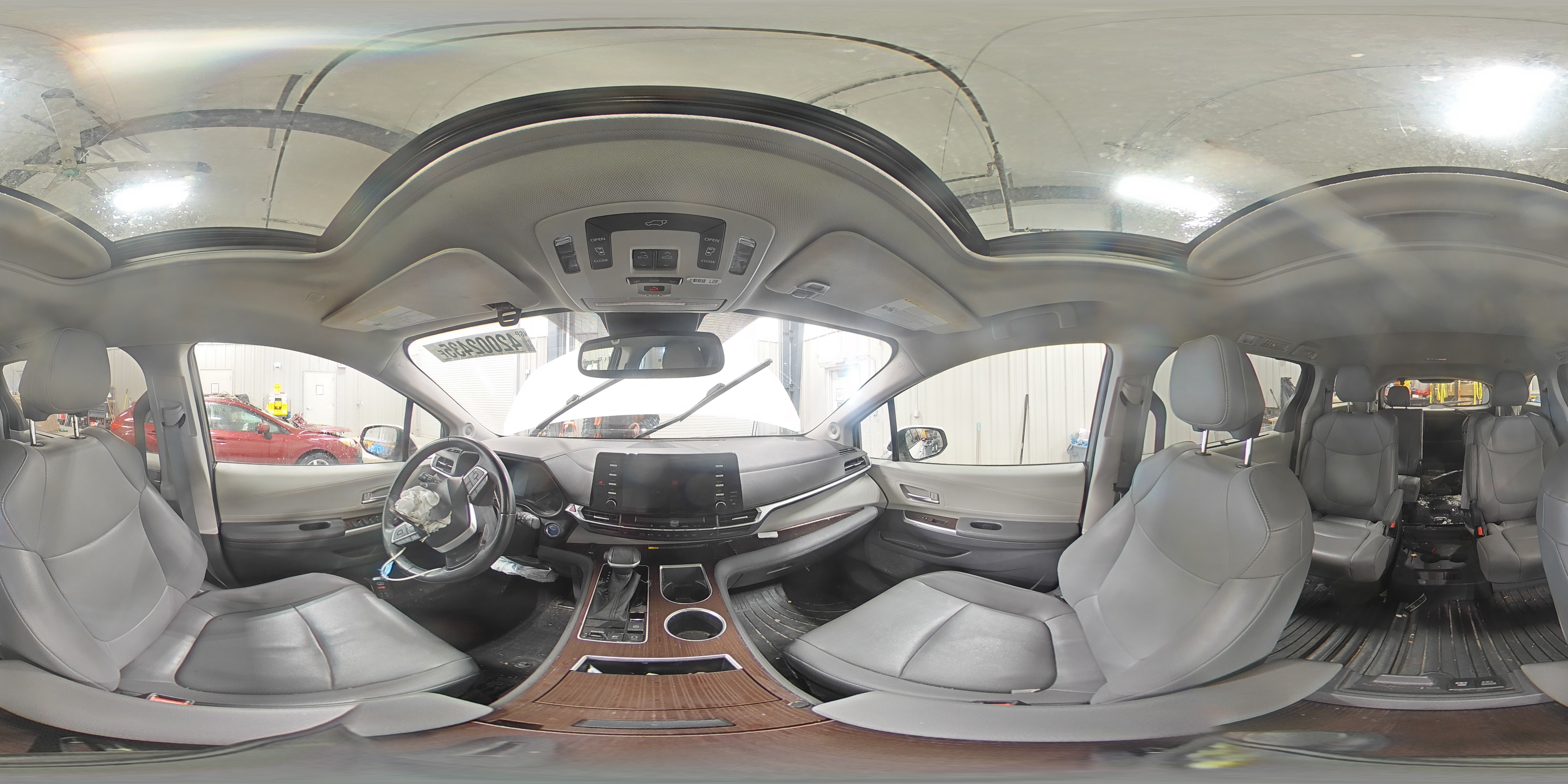 2021 Toyota Sienna - Image 14