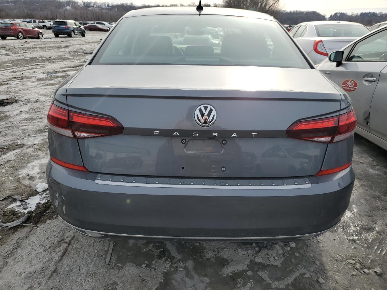 2021 Volkswagen Passat - Image 6