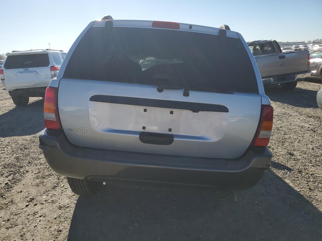 2004 Jeep Grand Cherokee - Image 6