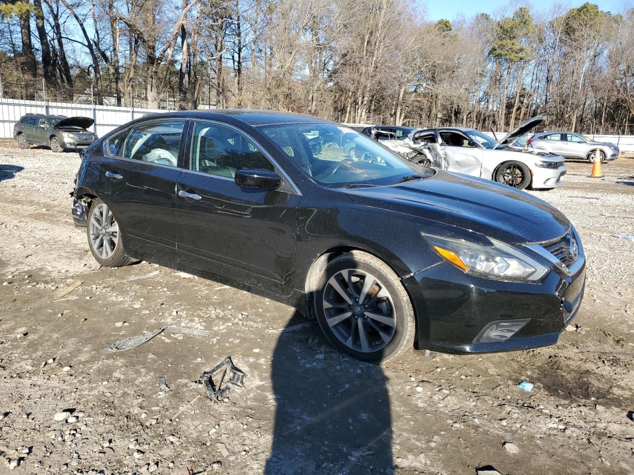 2017 Nissan Altima - Image 4