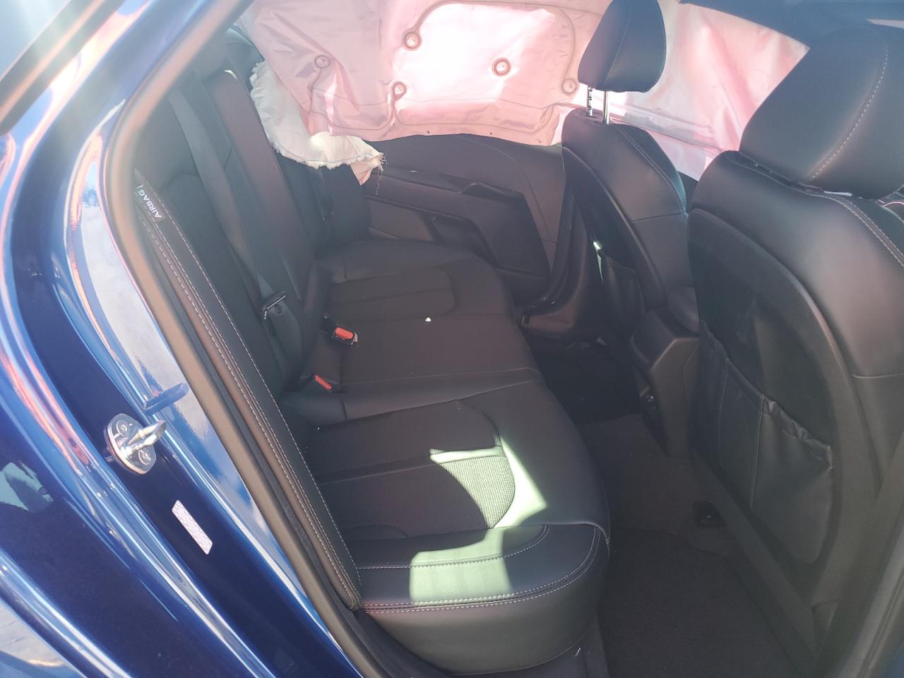 2024 Kia K5 - Image 10