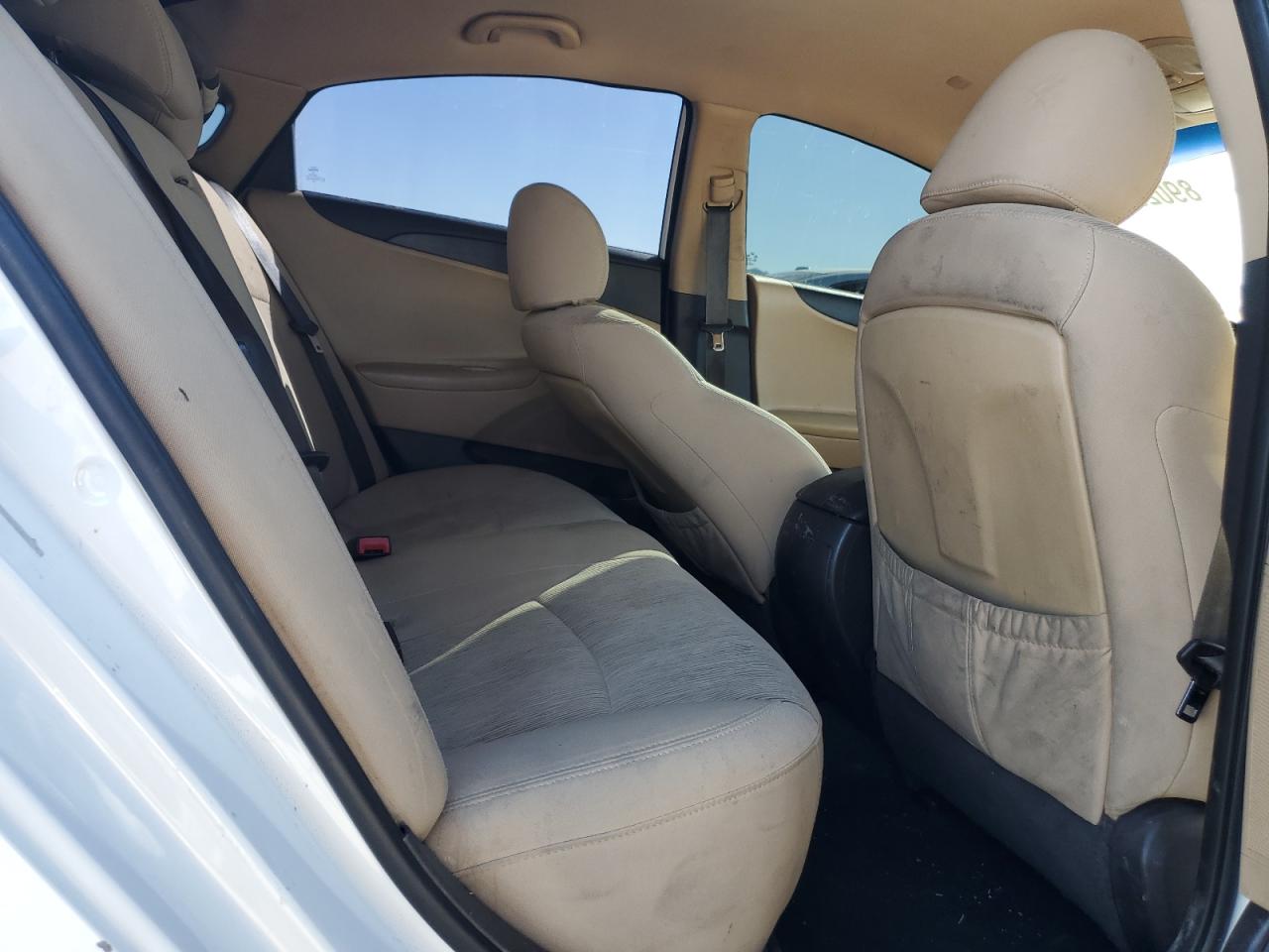 2011 Hyundai Sonata - Image 10