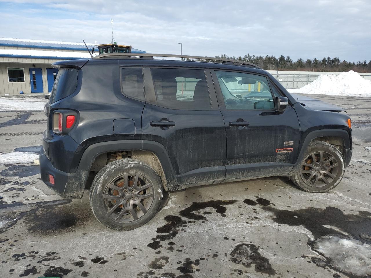 2016 Jeep Renegade - Image 3